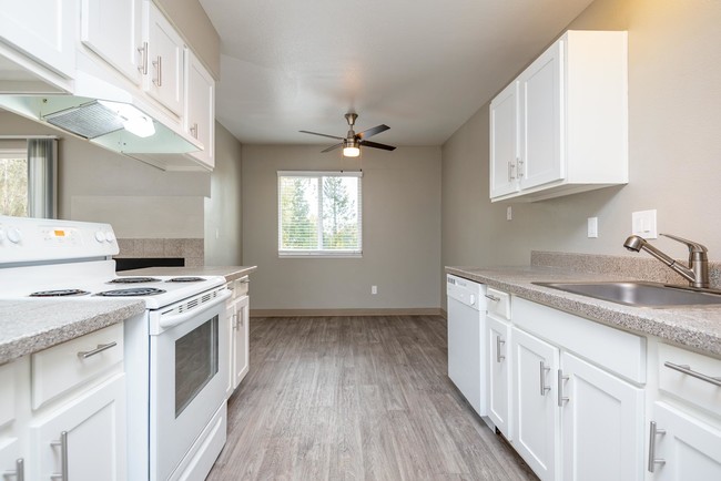 Gresham Park Apartments - Gresham Park Apartments