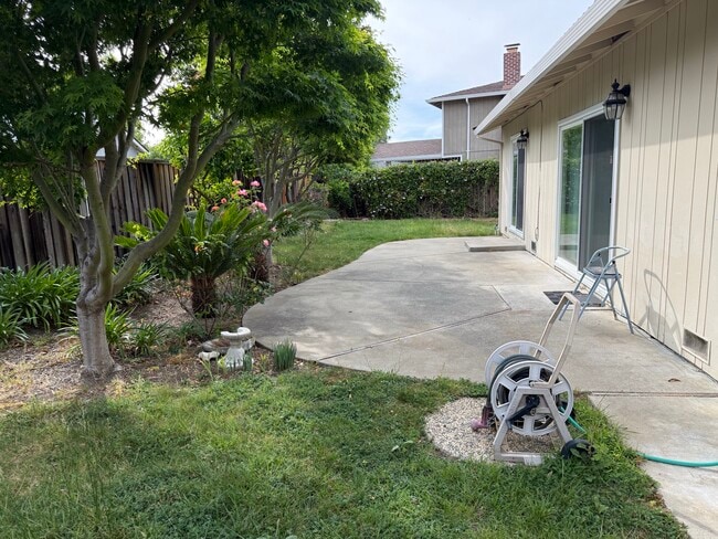 Big backyard - 1255 Regency Pl