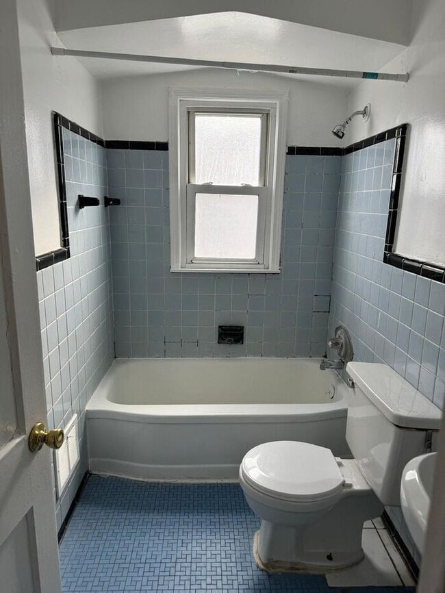 Photo - Beautiful Warren Home with Detached Garage...