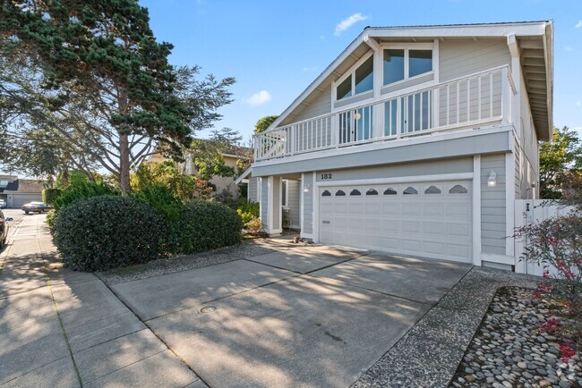 Building Photo - Serene Waterfront Home in Foster City