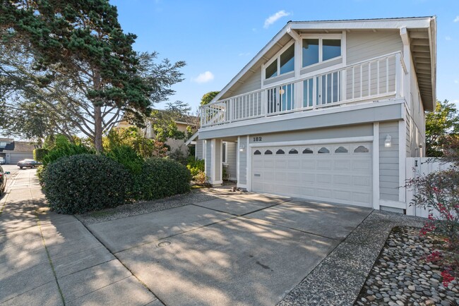 Serene Waterfront Home in Foster City - Serene Waterfront Home in Foster City