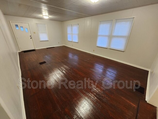 Photo - 1700 Blaine Ave