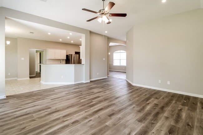 403 Cedar Lake Dr