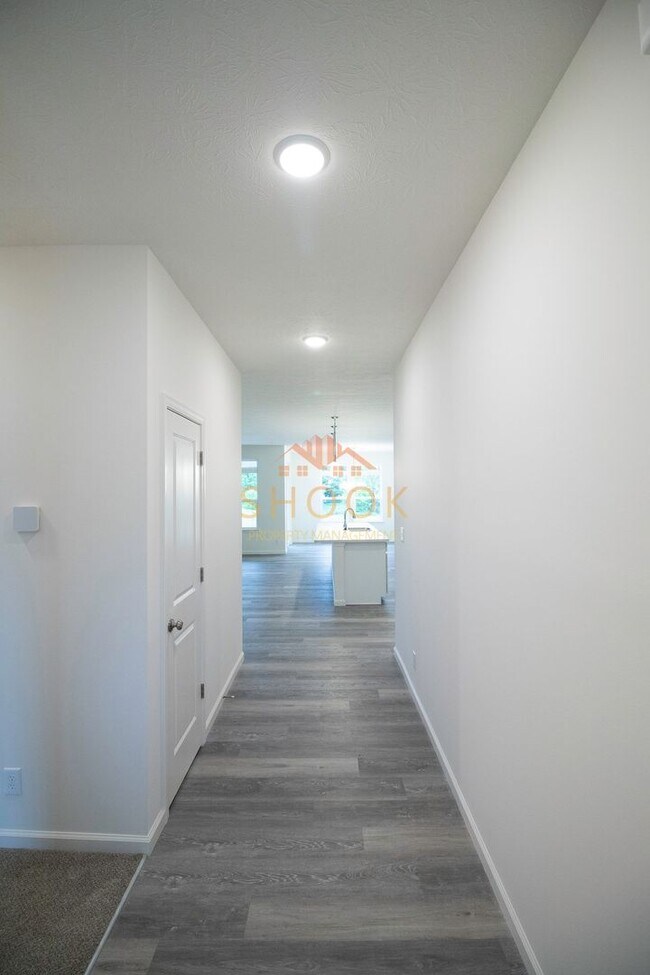 Photo - MODERN 3BR HOME IN BLACKTHORNE