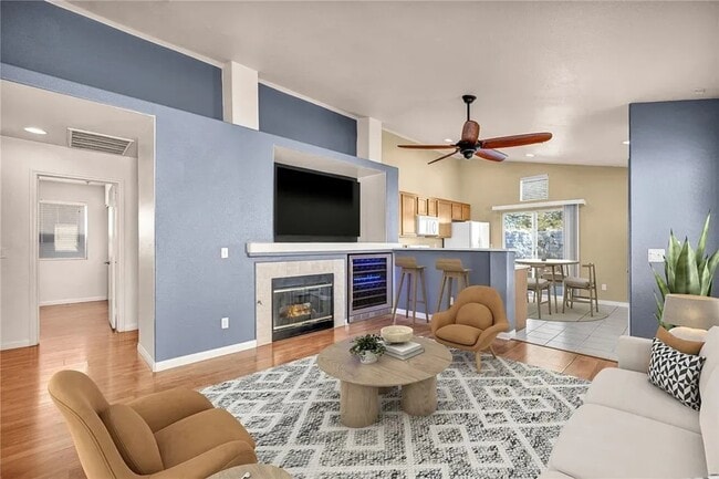 Photo - Colorful Pines Avenue