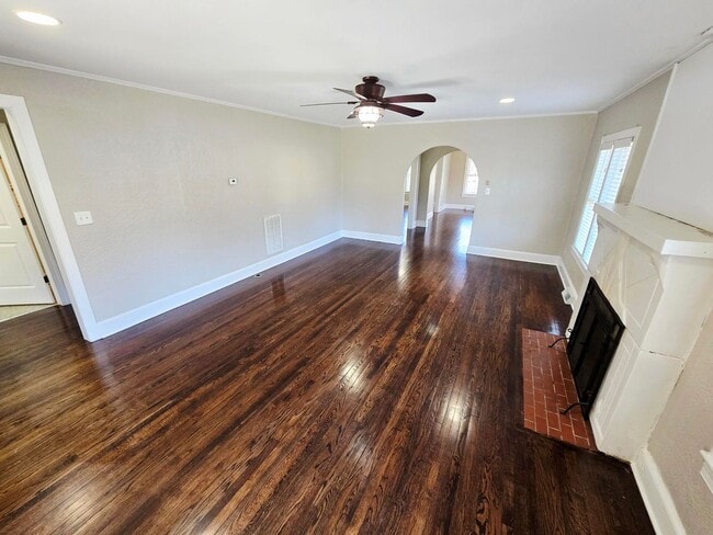 Photo - Charming Brick Home for Rent in Burlington