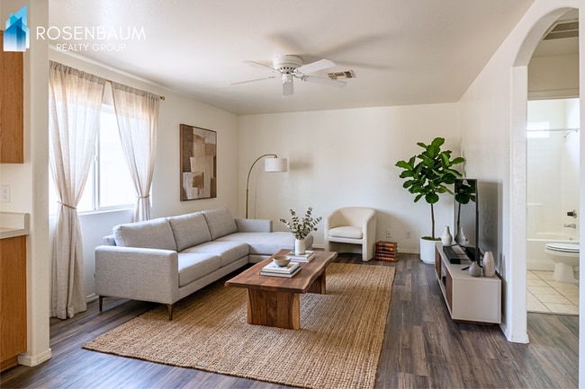 Building Photo - Charming 2-bedrooms, 2-baths duplex home in Prescott Valley!