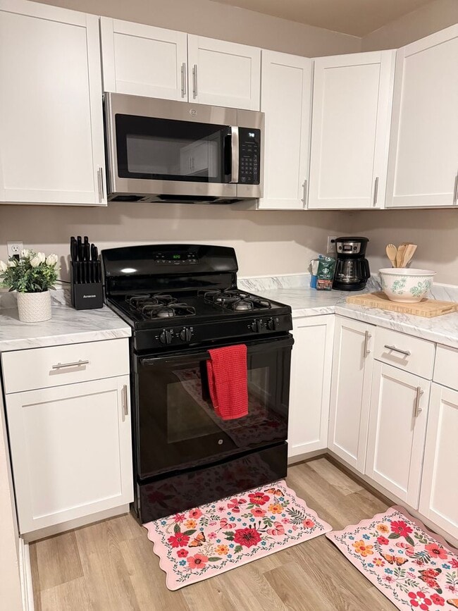 Building Photo - 33-37 Grant St Unit 37