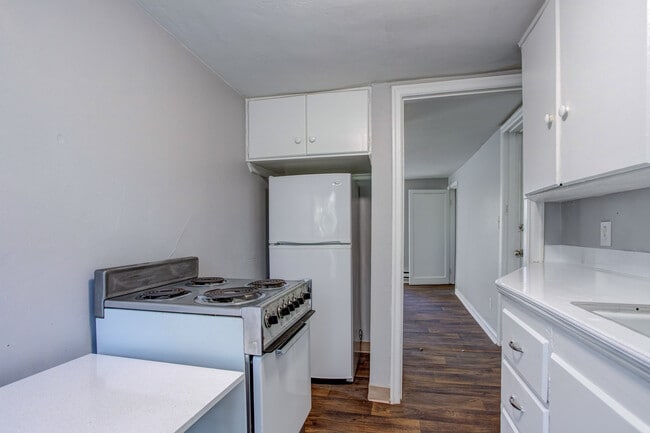 Custer Apartments