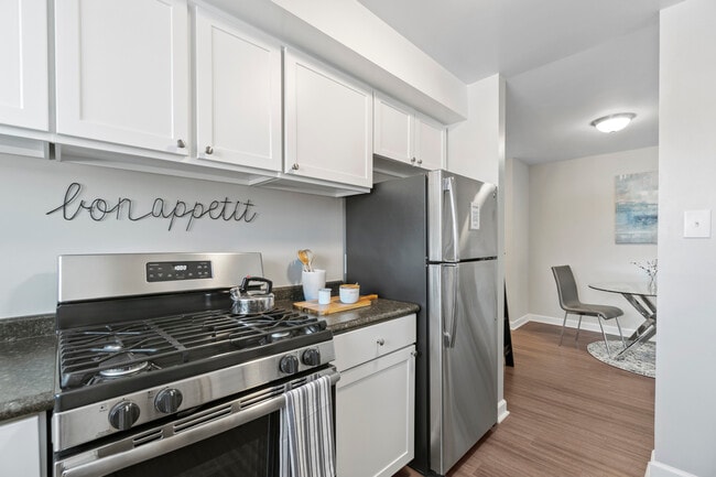 Cocina - 404 Rivertowne Apartment Homes