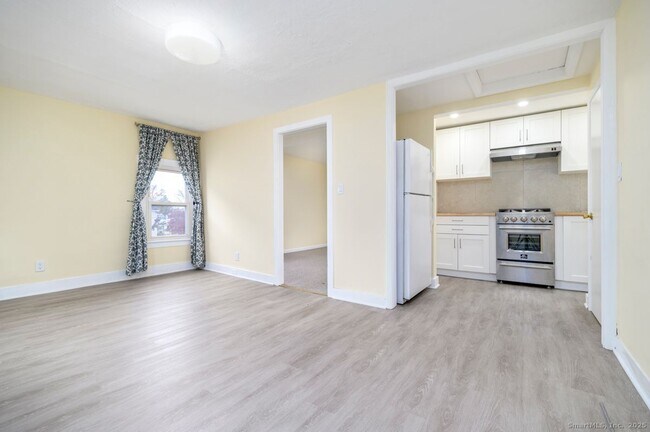 Photo - 75 Soundview Ave