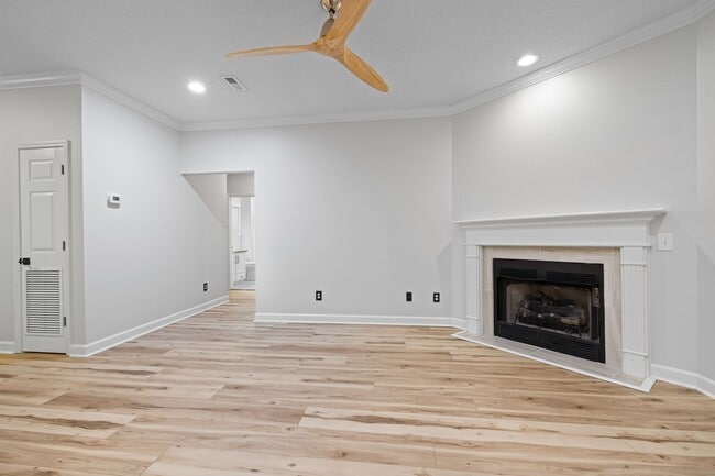Photo - 202 Wynn Rd