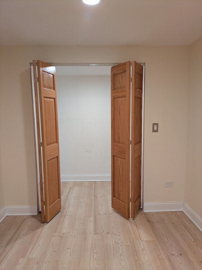 Photo - 510 W 45th St Unit 1