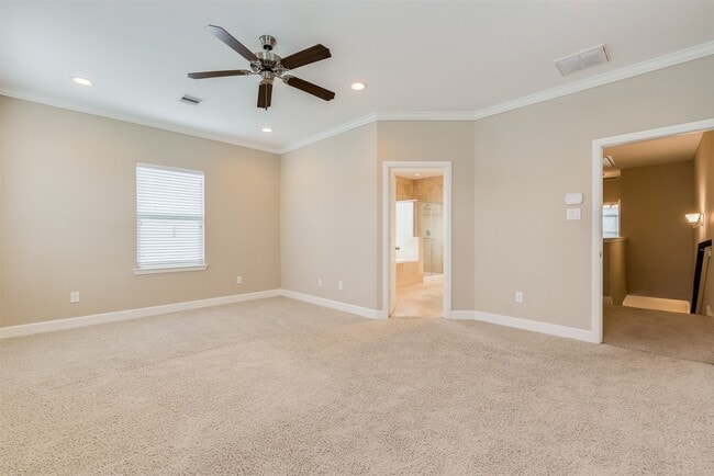Photo - 5807 Larkin St