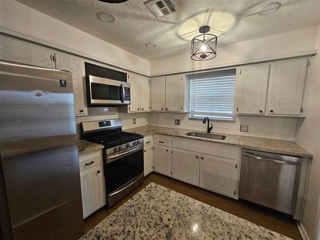 Photo - 5418 NW Cottonwood Dr