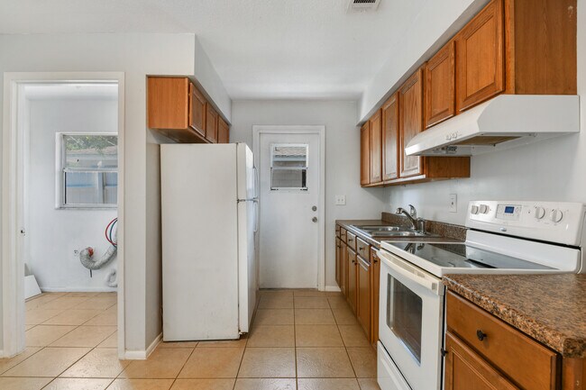 Photo - 408 N Rosland Dr