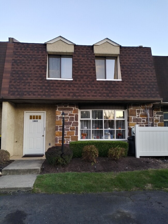 Exterior View - 1022 Gum Pl Unit 1022B Gum Place