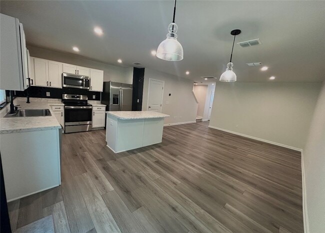 Photo - 131 Sarnesfield Wy