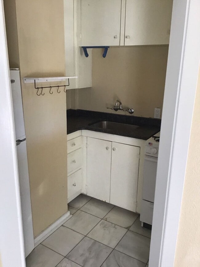 Photo - 101 W Main St Unidad 101 W. Main St.  C