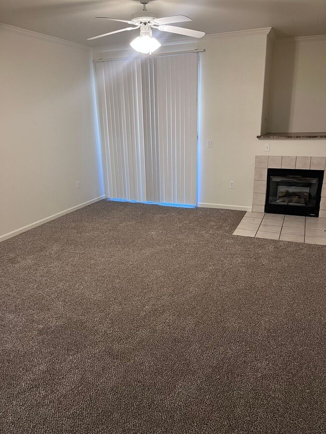 Photo - NICE CONDO AT THE RESERVES @ GALLERIA IN ROSEVILLE!!