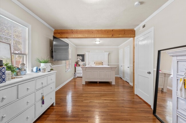 Photo - 1106 Oriole Ln