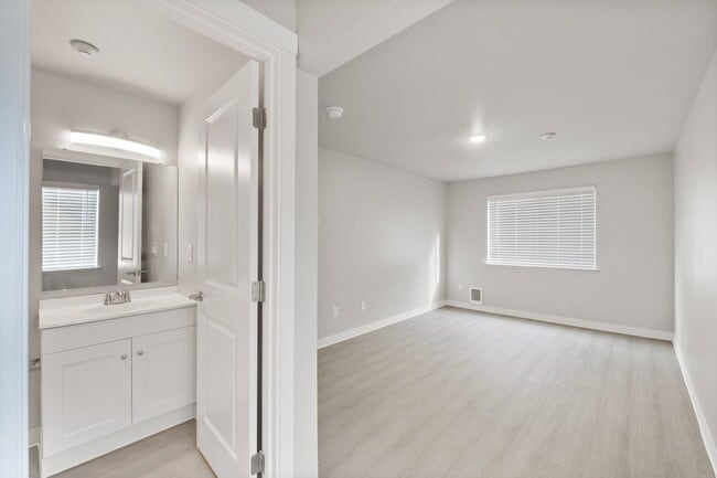 Photo - Chambers Crest