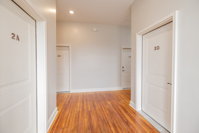 Photo - Broad St Lofts & Fitness Studio, LLC Unidad 120 2B