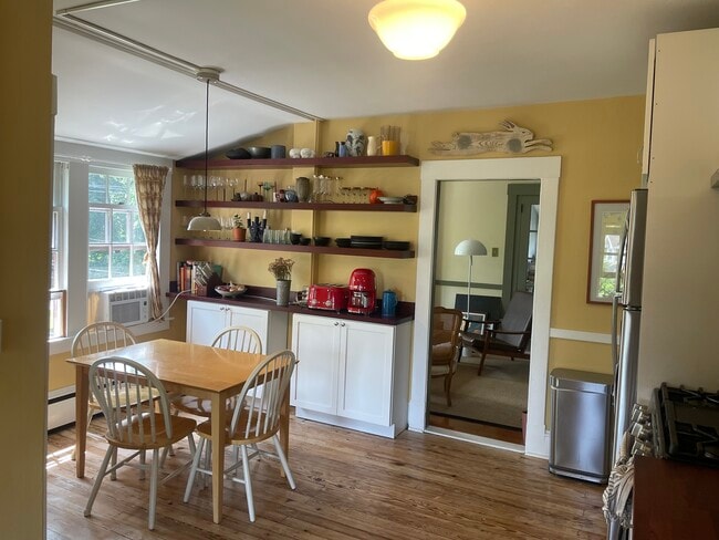 Photo - 226 Broad St Unit 3