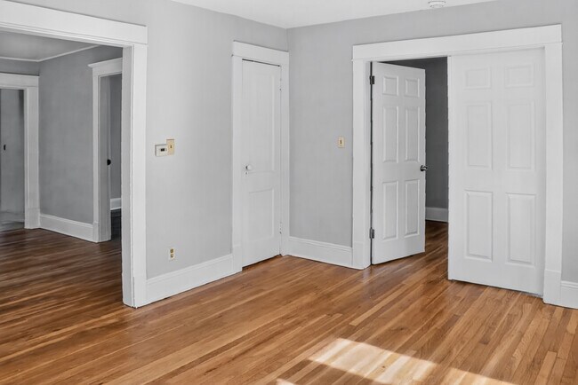 Photo - 27 Woodlawn St Unit 2