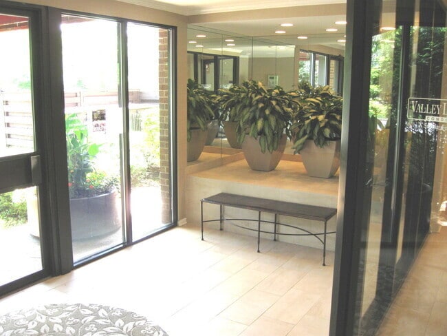 Photo - 2020 Chestnut Ave Unit 406