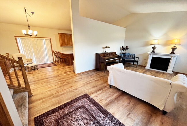 Photo - 19350 Rush Ct NW