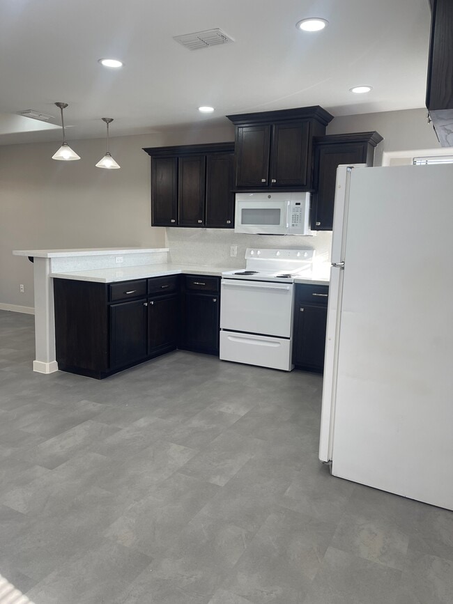 Photo - 404 E 2nd St Unit D