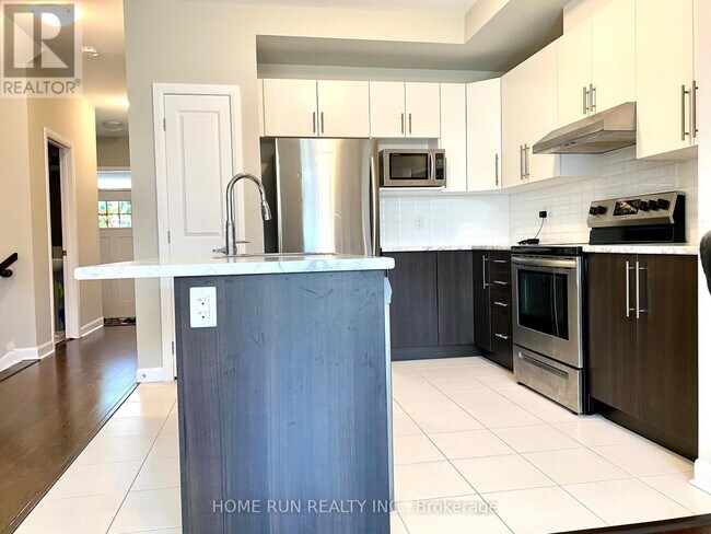 Photo - 415 Kayak St