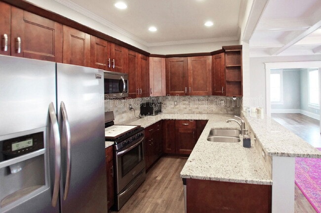 Photo - 1208 Arkwright Pl SE