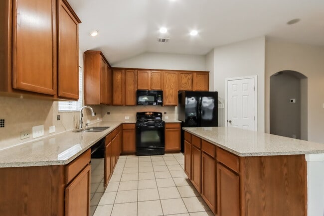 Photo - 21519 Kings Bend Dr