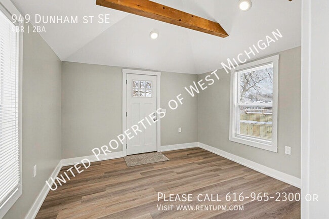 Photo - 949 Dunham St SE