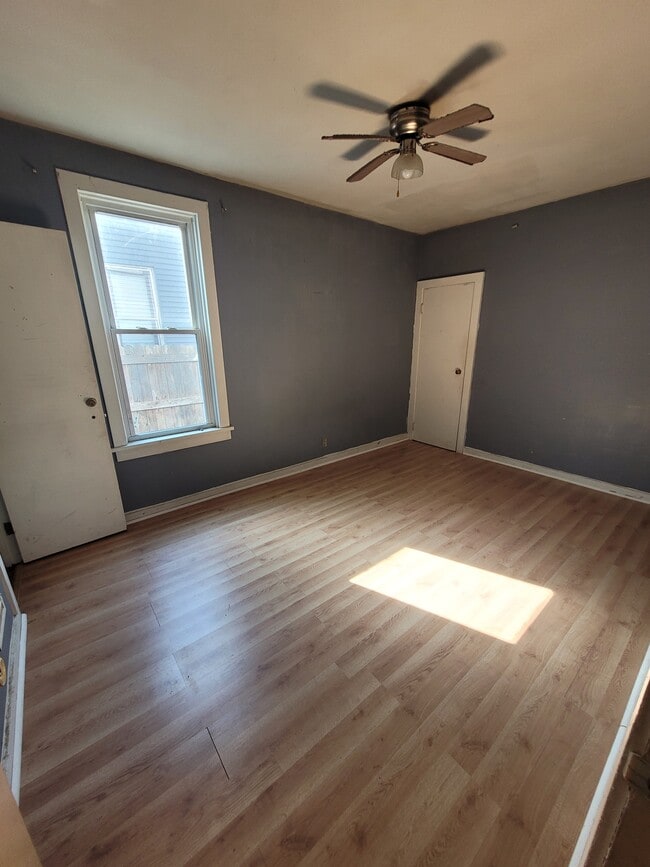 Dormitorio - 1021 Huron Ave