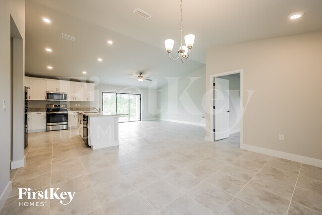 Photo - 915 Plumosa Ave