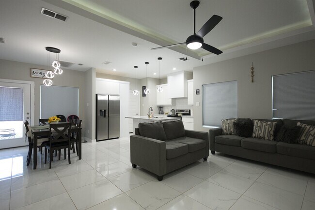 5427 Granja Dr