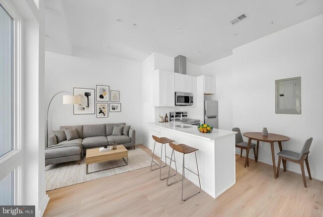 Building Photo - 710 Kennedy St NW Unit 21