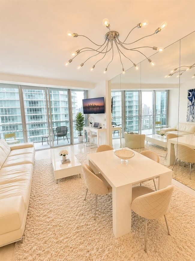 Photo - 495 Brickell Ave Unidad 3206