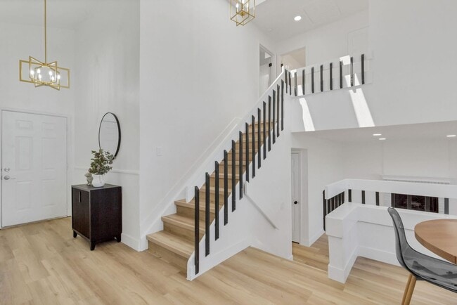 Photo - 1260 Ascot Ave