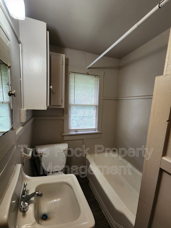 Photo - 809 1/2 E. 17th