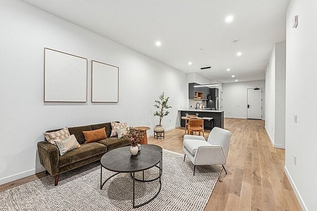 701 Hudson