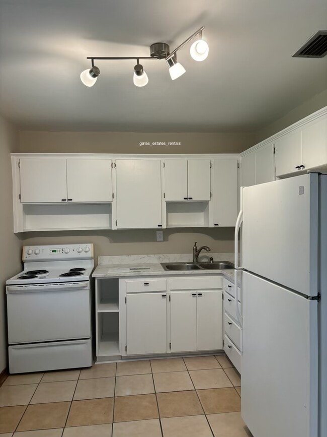 Photo - 10235 Elmhurst Dr