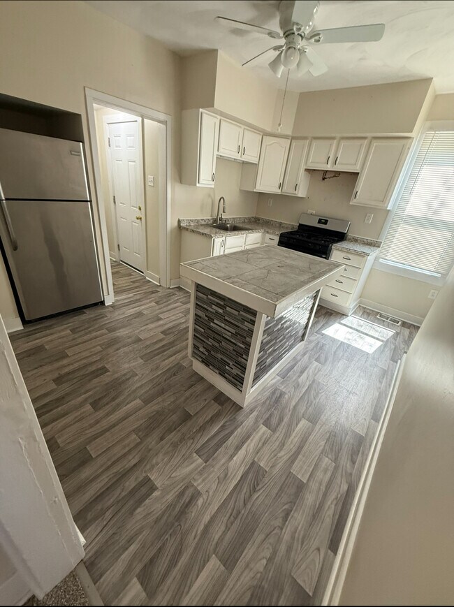 Photo - 104 Seward Ave