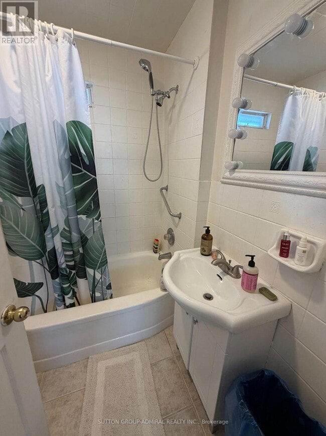 Photo - 4077 Dufferin St