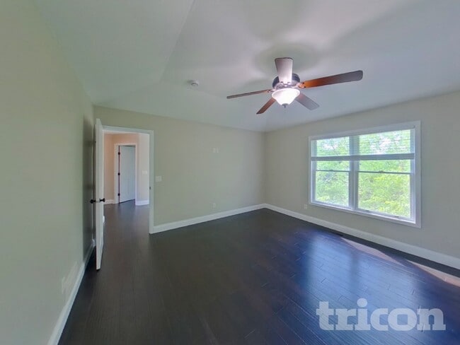 Photo - 606 Lincoln Dr NE