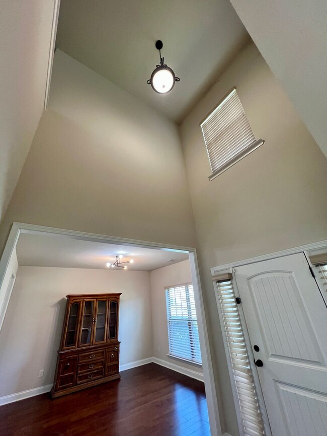 Photo - 5 bedroom 3 1/2 bathroom home