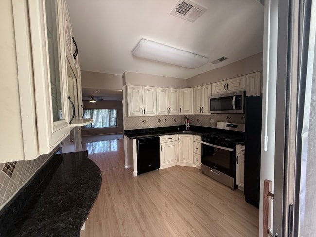21 Aspen Dr